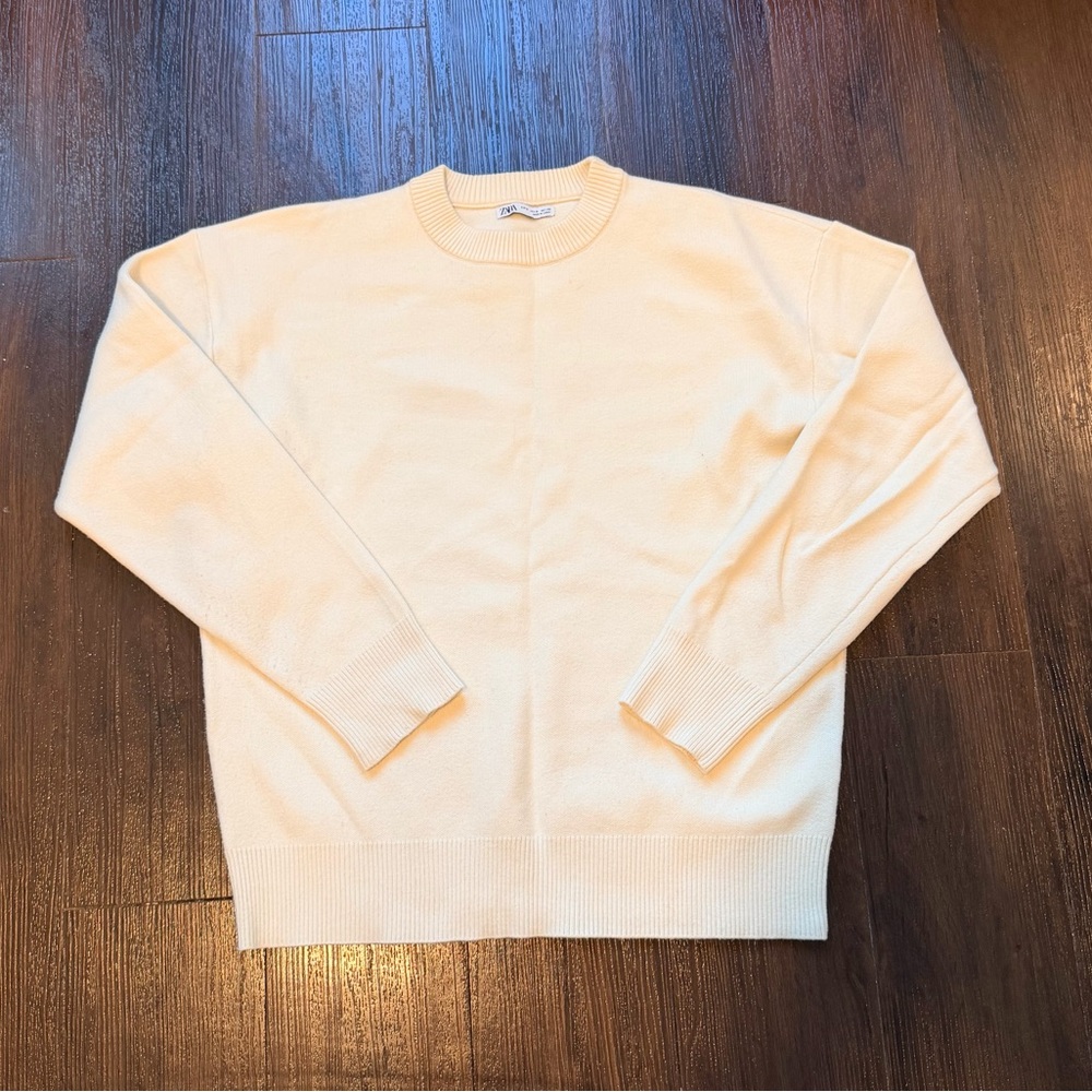Zara Men's Off-White Crewneck Sweater